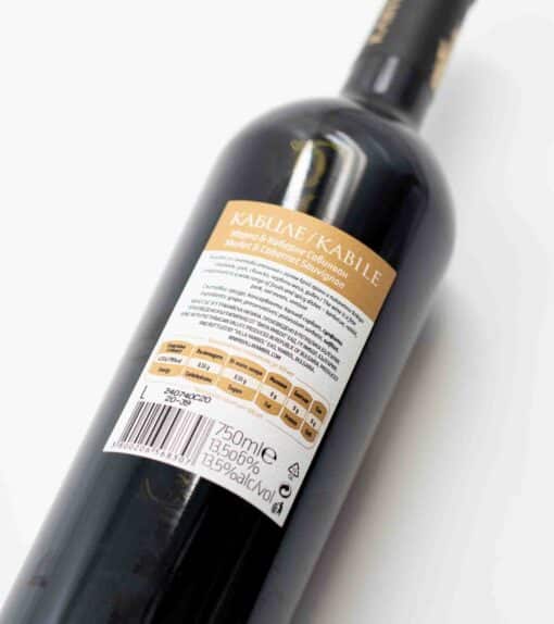 Cuvée Villa Yambol Kabile Cabernet Sauvignon x Merlot – kombinace odrůd Cabernet Sauvignon a Merlot pro bohatou chuť.