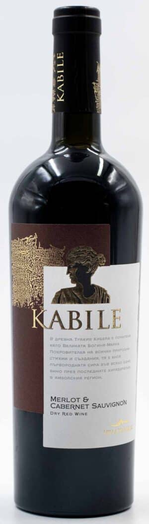 Villa Yambol Kabile Cabernet Sauvignon x Merlot – elegantní láhev bulharského červeného vína s rubínovou barvou.